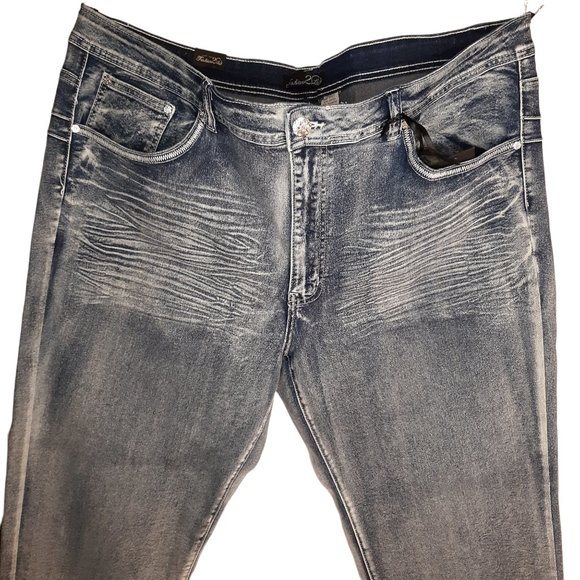 Stretch skinny jeans w/embellished pockets - Picture 3 of 12